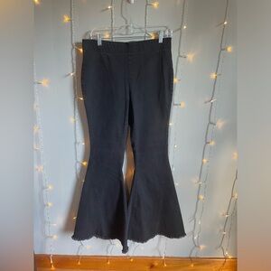 Versona Women’s Stretch Flare Black Pants Size 10